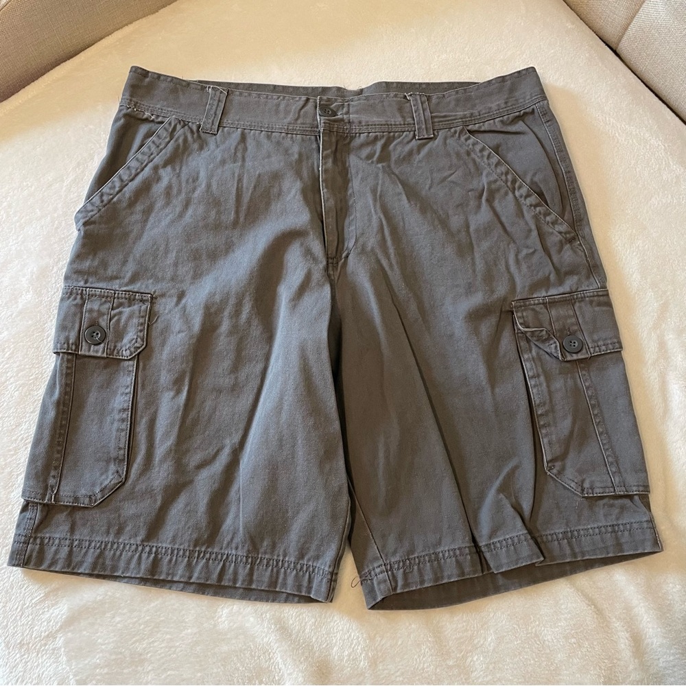 Men’s Burnside cargo shorts - size 36